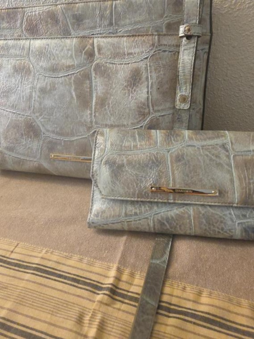BRAHMIN CROSSBODY WITH MATCHING WALLET